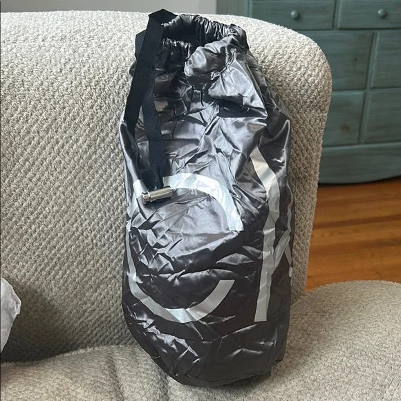 🤑BUNDLE ONLY🤑🩶Calvin Klein Metallic Gray & Silver Drawstring Bag - Picture 3 of 7